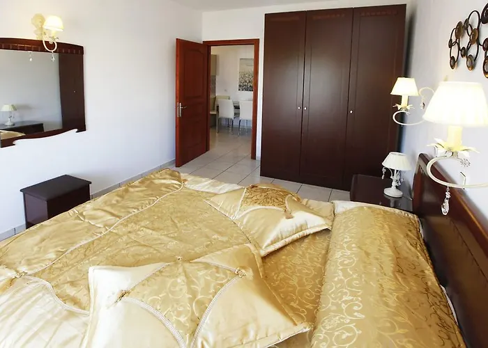 Apartment Nereids And *