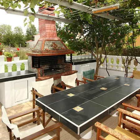 דירה Nereids And *