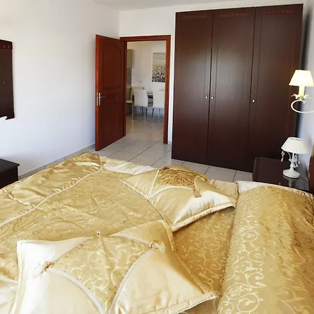 דירה Nereids And *